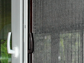 Москитная сетка дверная Москитная сетка плиссе на портальной двери Рехау 70